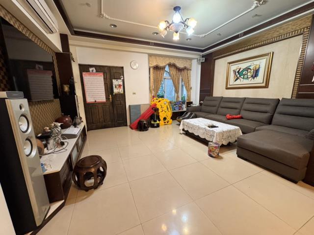 【向陽團隊】過嶺商圈大五房雙車美墅