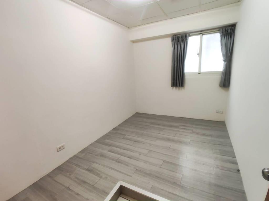 【向陽團隊】內壢超優五低三房電梯明星華廈