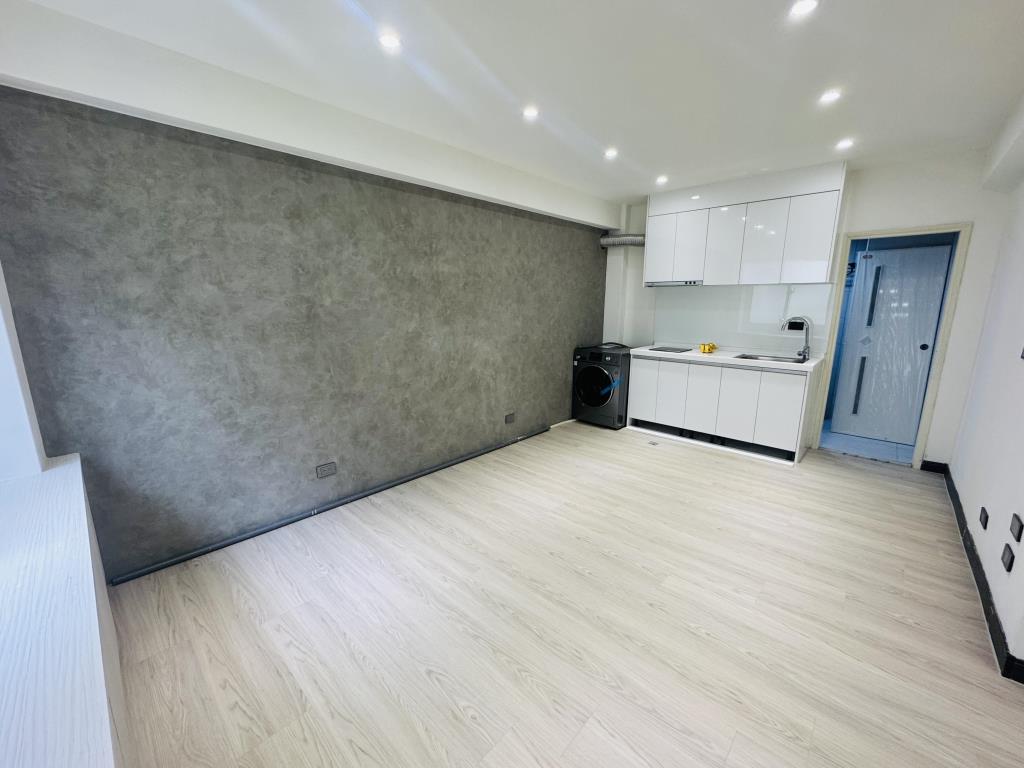 【向陽團隊】龍南路電梯大套房