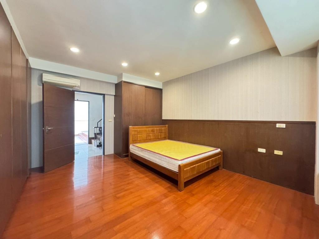 【向陽團隊】中壢區公所大面寬別墅