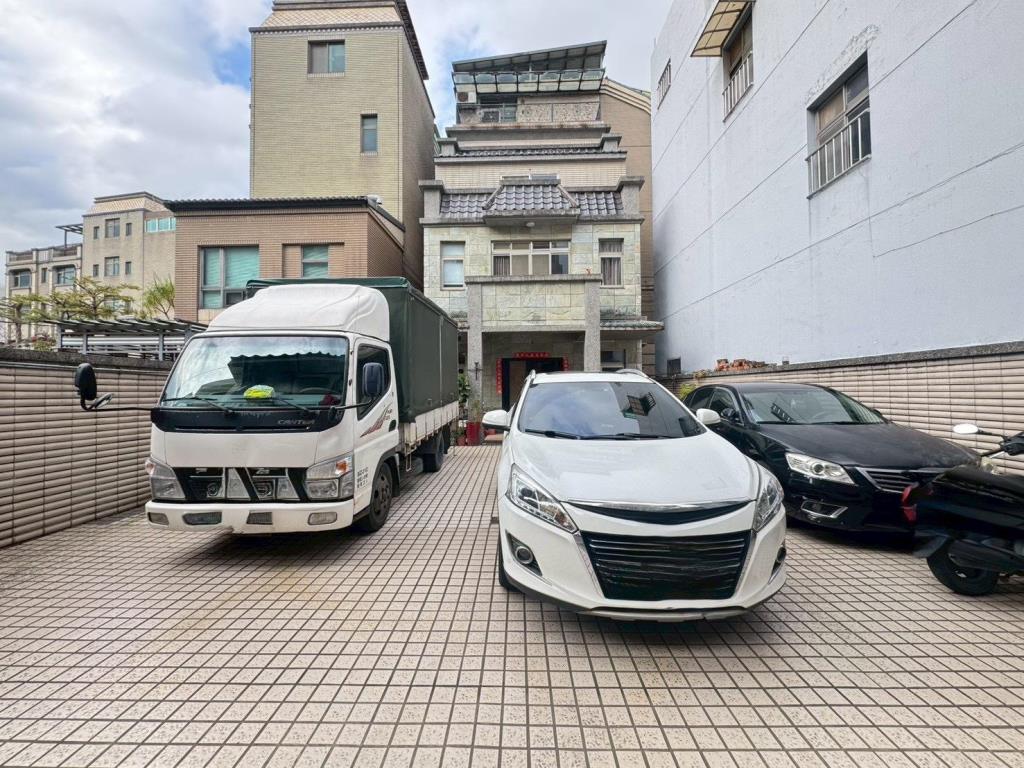 【向陽團隊】中壢區公所大面寬別墅