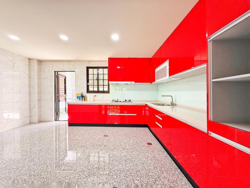 【向陽團隊】八德忠勇重劃區全新電梯別墅