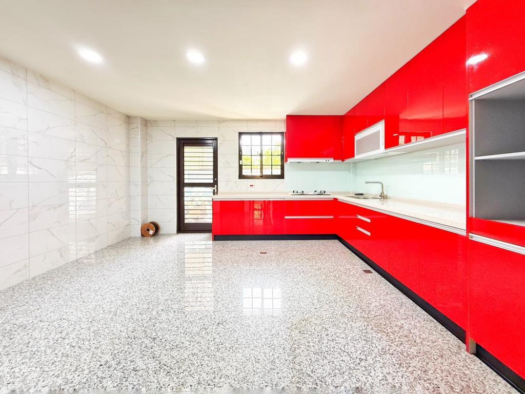 【向陽團隊】八德忠勇重劃區全新電梯別墅