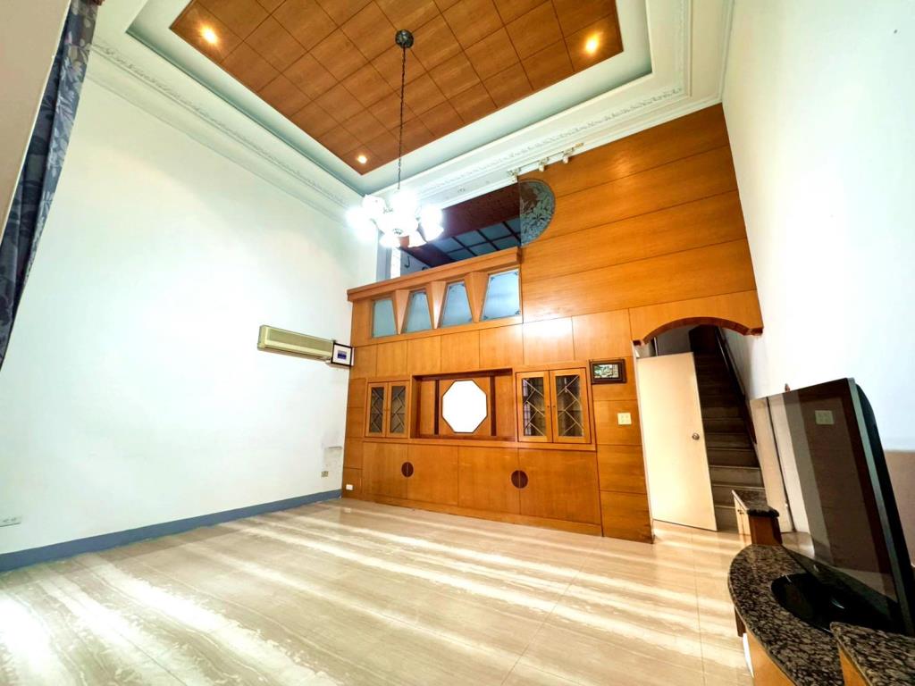 【向陽團隊】八德邊間挑高有車庫渡假~藝術天地別墅