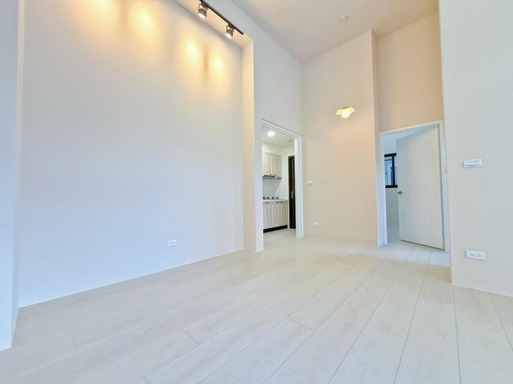 【向陽】內壢後站一樓挑高漂亮2房+車位