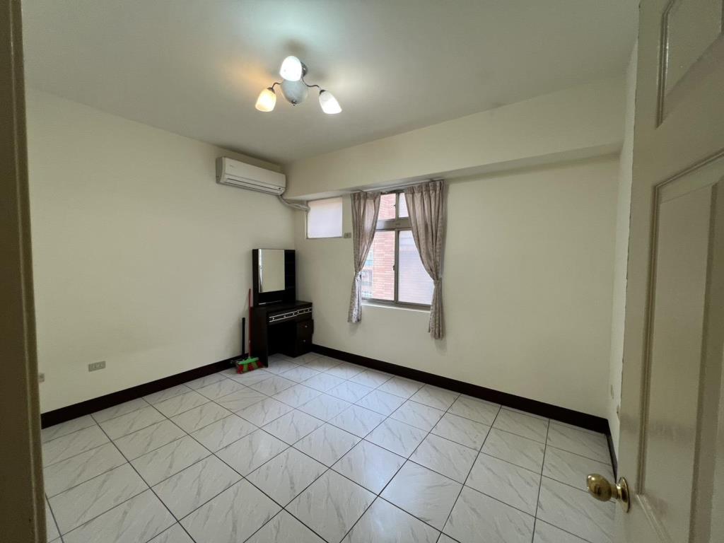 【向陽團隊】平興國中學區景觀2房