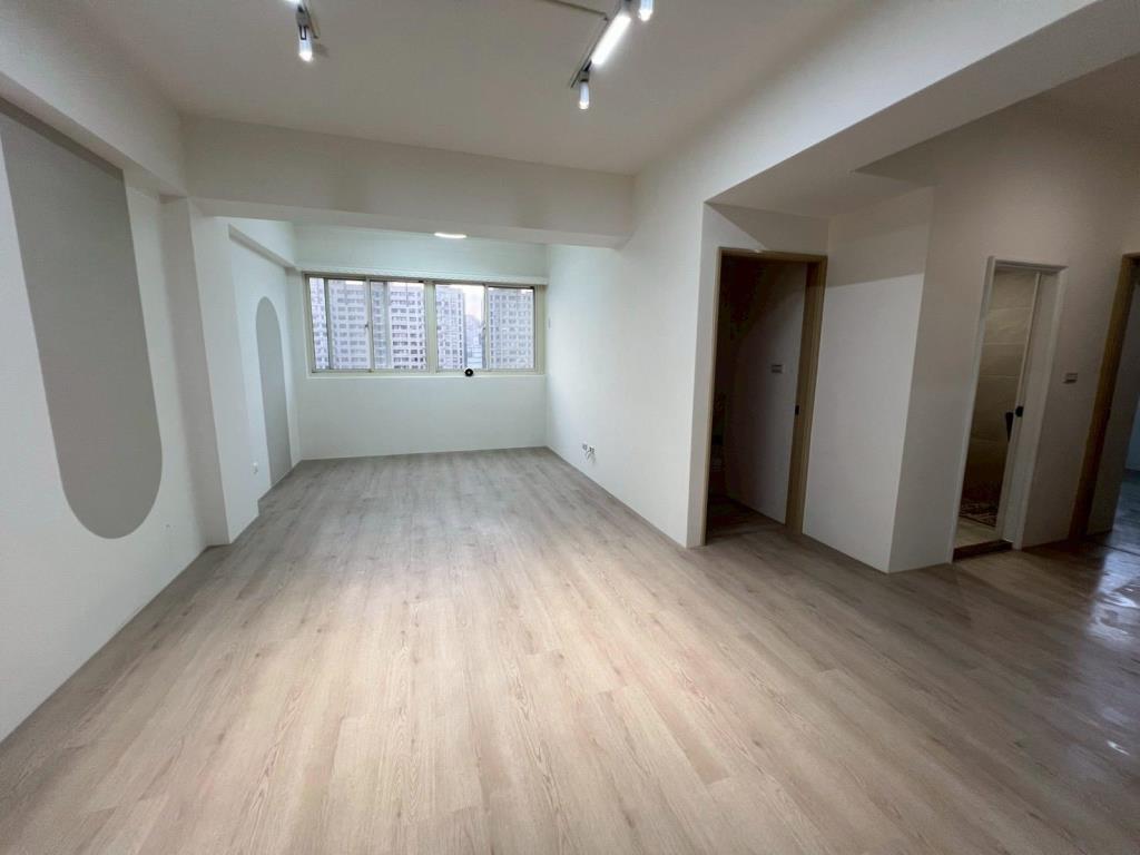 【向陽團隊】內壢後站環中商圈三房車