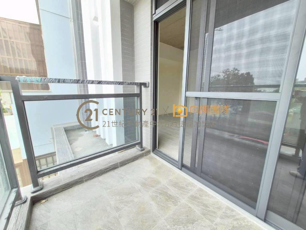 A18高鐵桃園站全新電梯別墅~預售屋