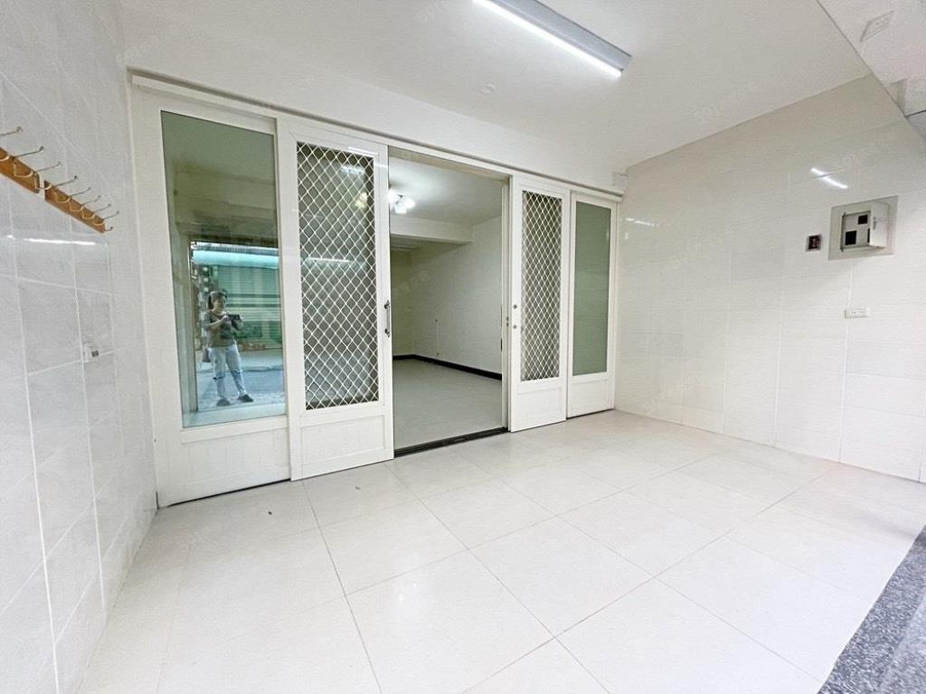 【向陽團隊】近體育園區 靜巷免整理美透天