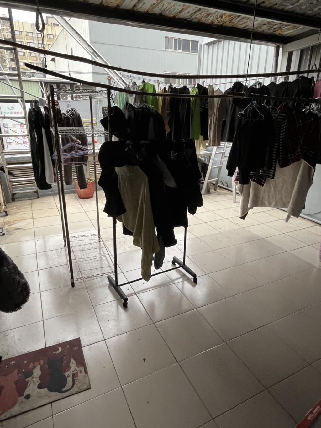 A22捷運黃金大地坪透店+11套房