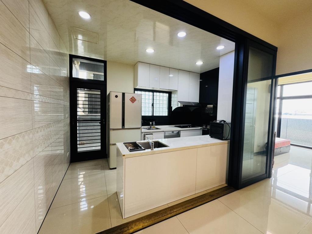 【向陽團隊】好市多獨棟電梯別墅店面