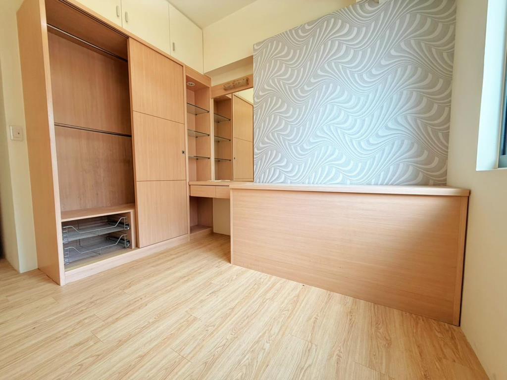 【向陽團隊】中壢交流道旁景觀三房車