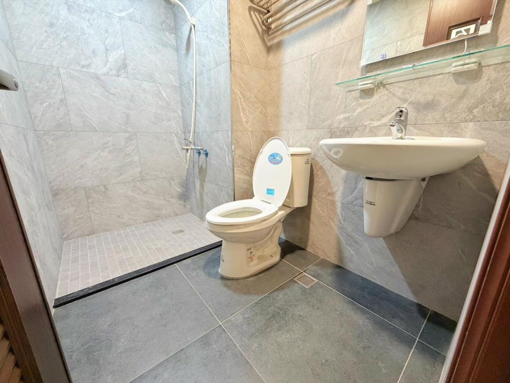 【向陽團隊】中壢交流道旁景觀三房車