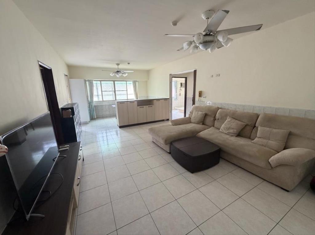 【向陽團隊】鳳山車站旁文華大三房車