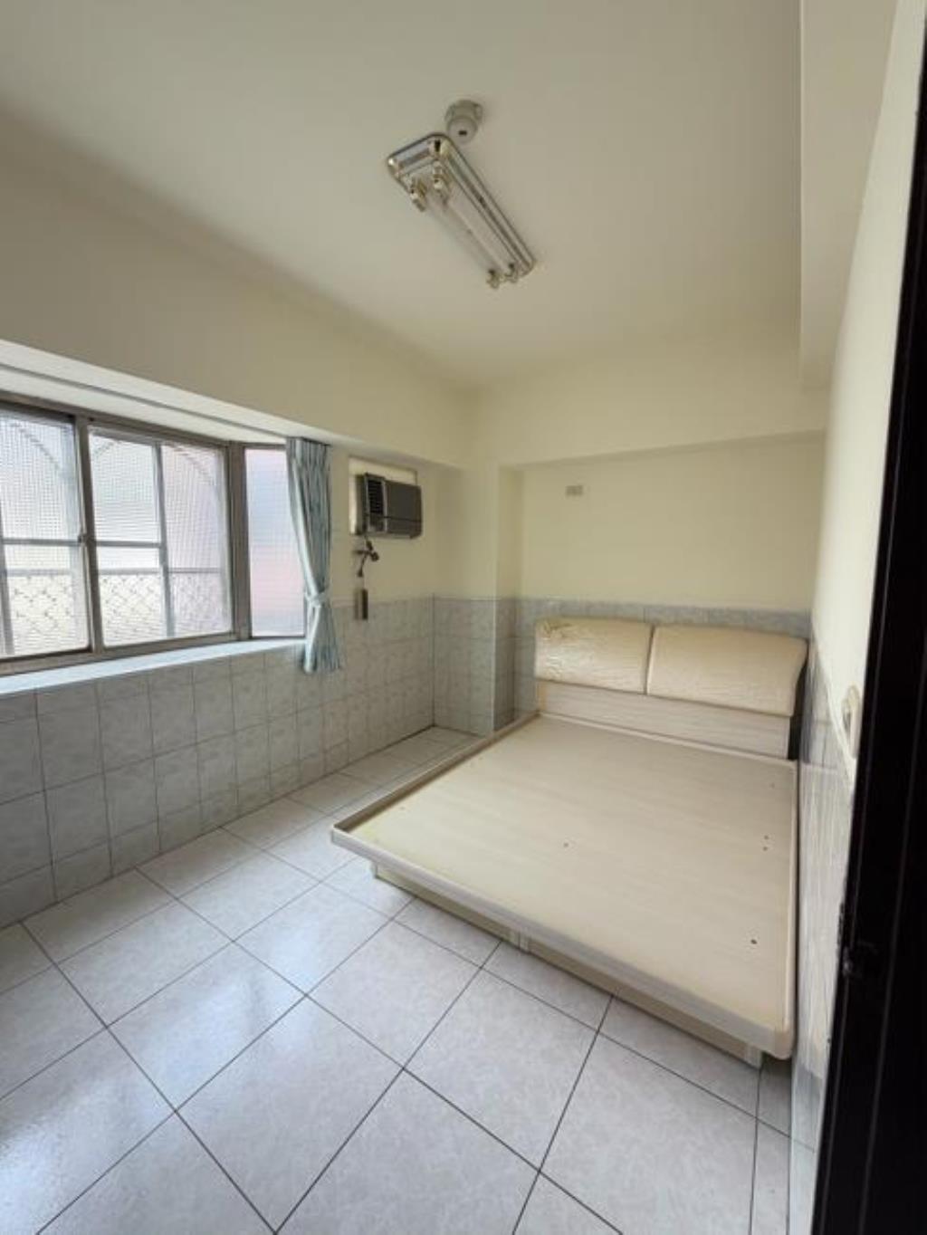 【向陽團隊】鳳山車站旁文華大三房車