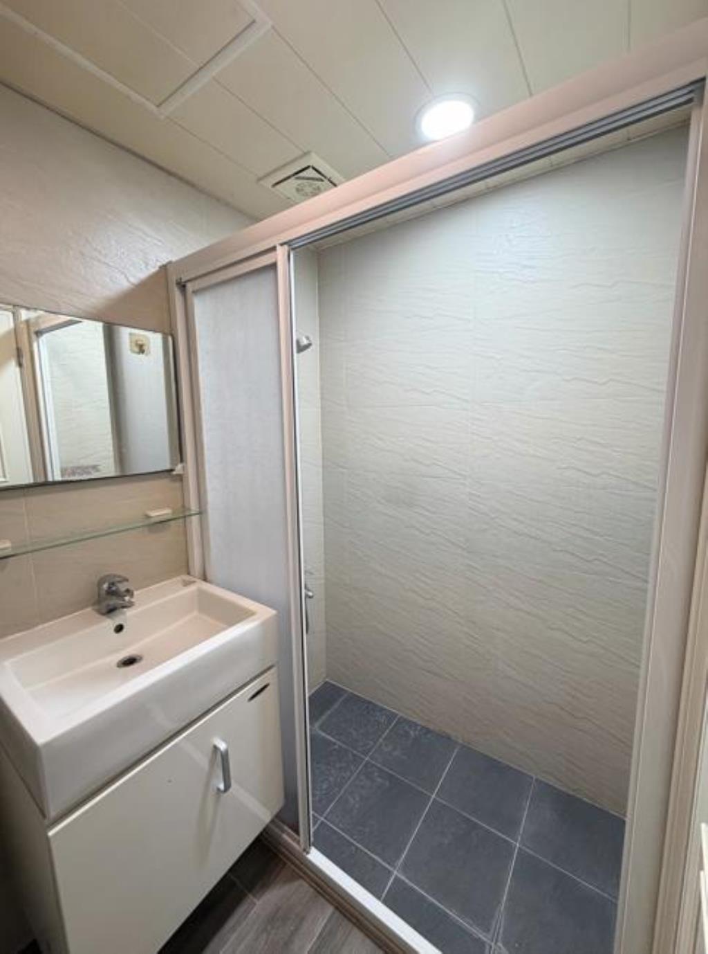 【向陽團隊】鳳山車站旁文華大三房車