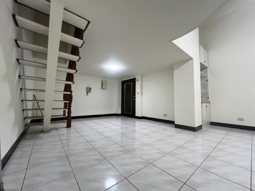 【向陽】專任楊梅天下全新整理樓中樓美4房