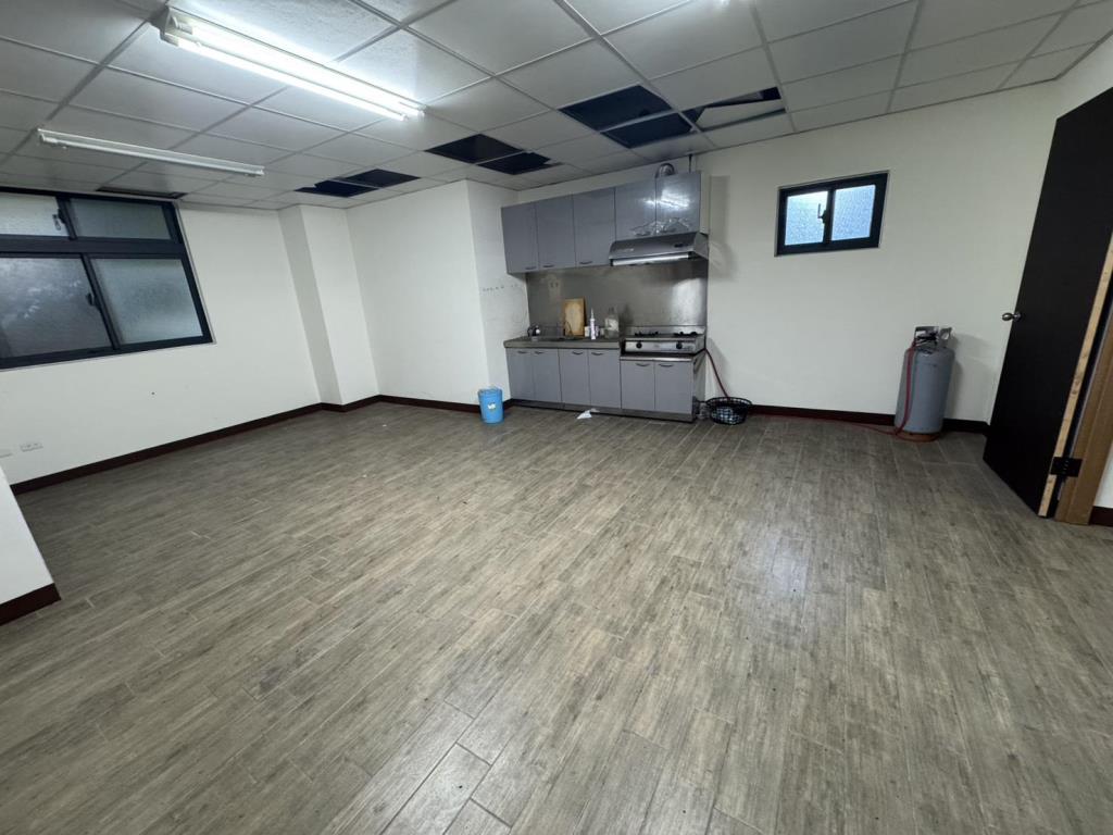【向陽團隊】中壢後站大面寬電梯透店