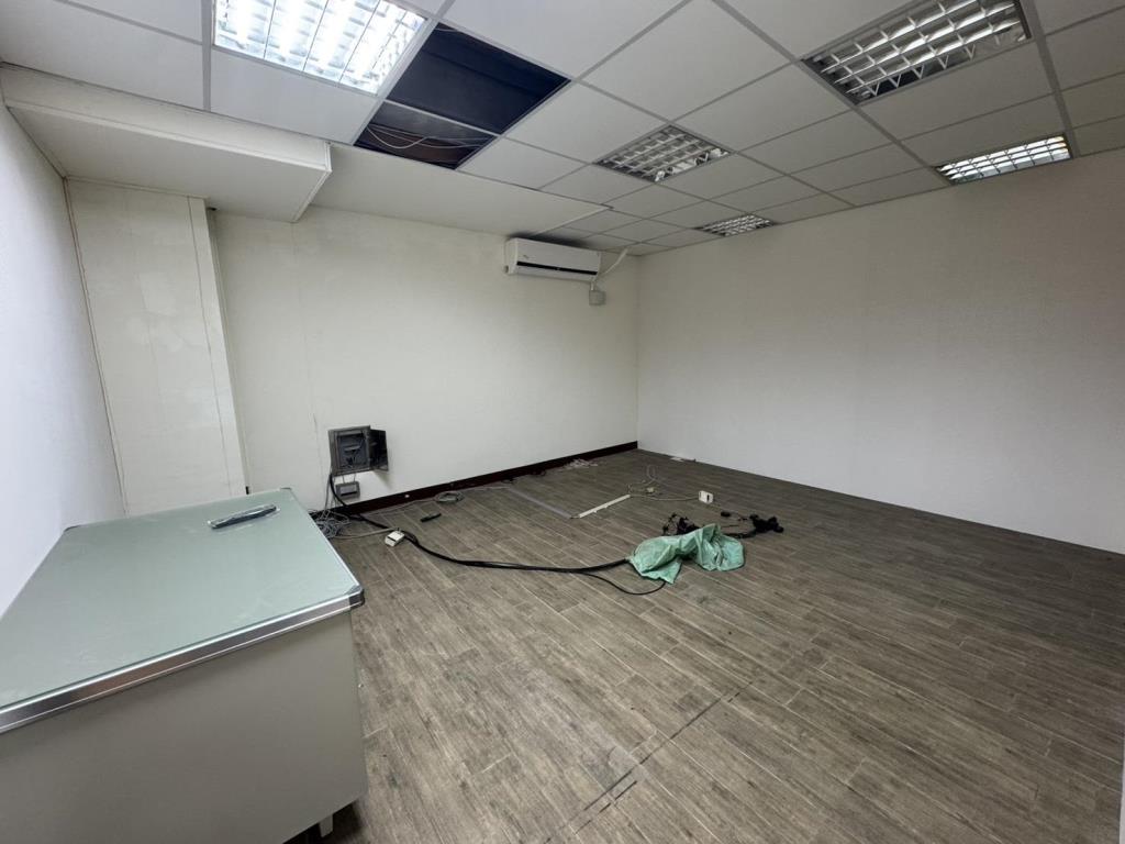 【向陽團隊】中壢後站大面寬電梯透店