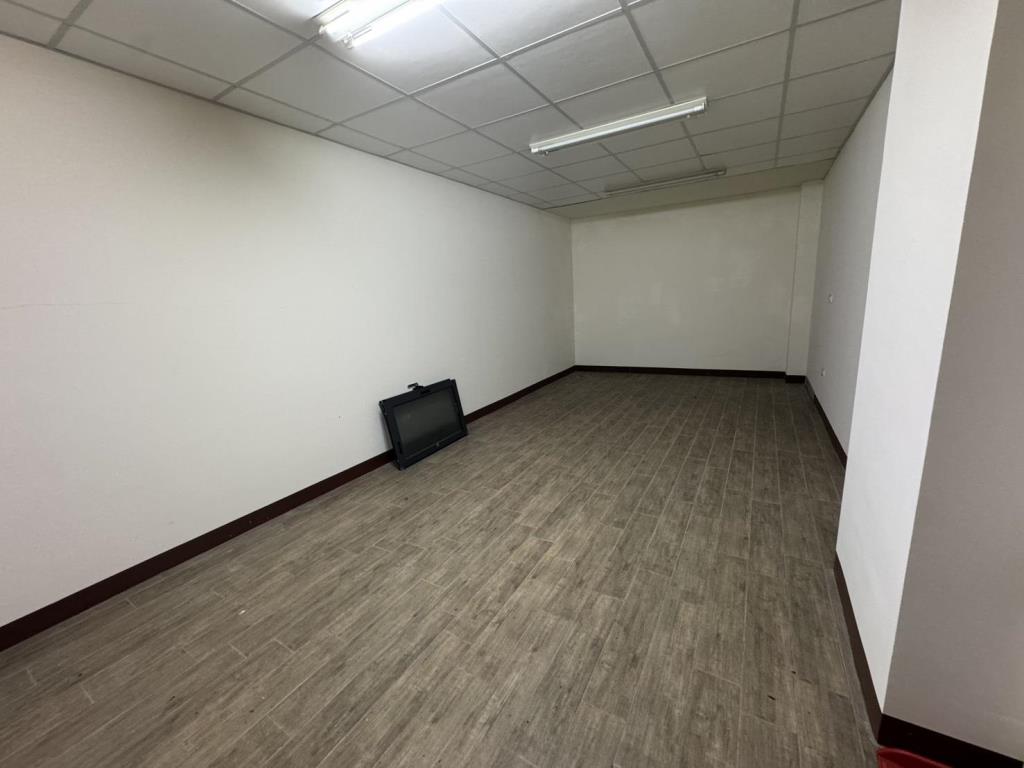 【向陽團隊】中壢後站大面寬電梯透店
