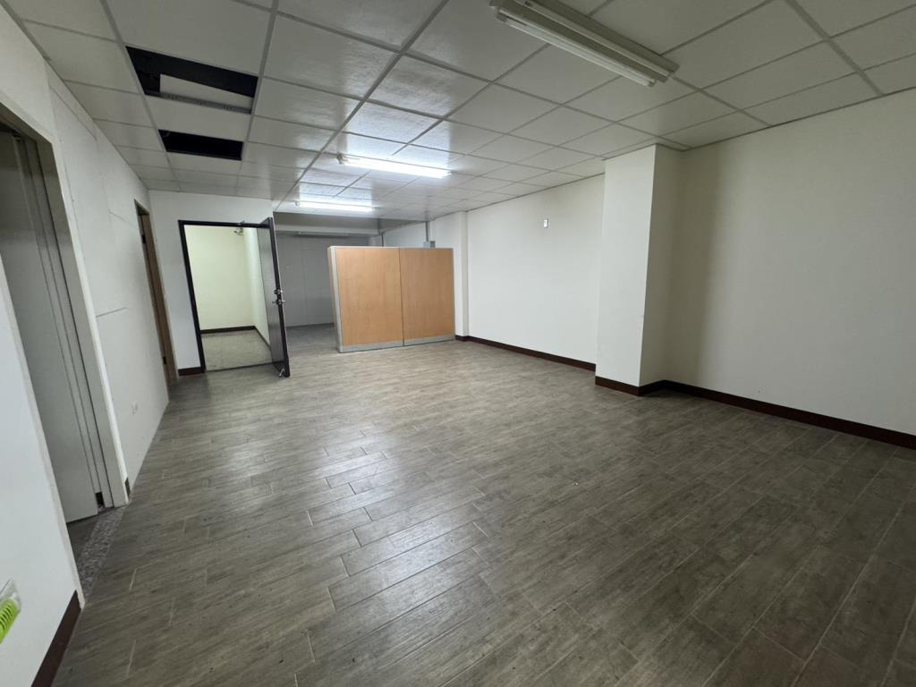 【向陽團隊】中壢後站大面寬電梯透店