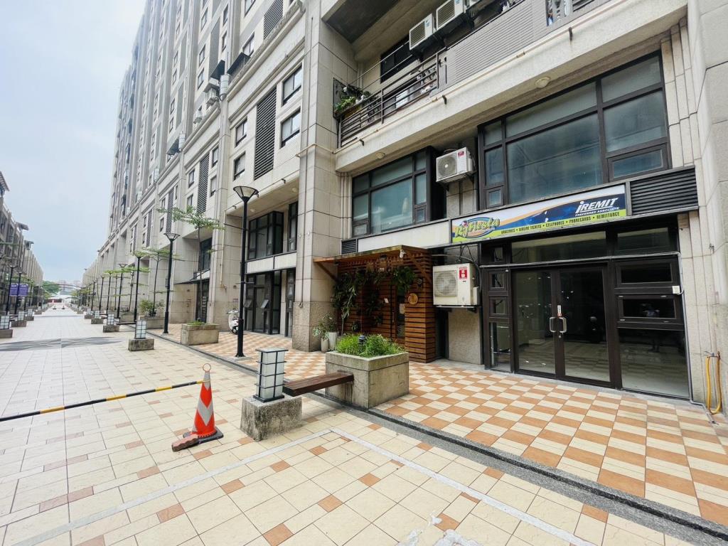 【向陽團隊】內壢前站湯城商店街邊間店面
