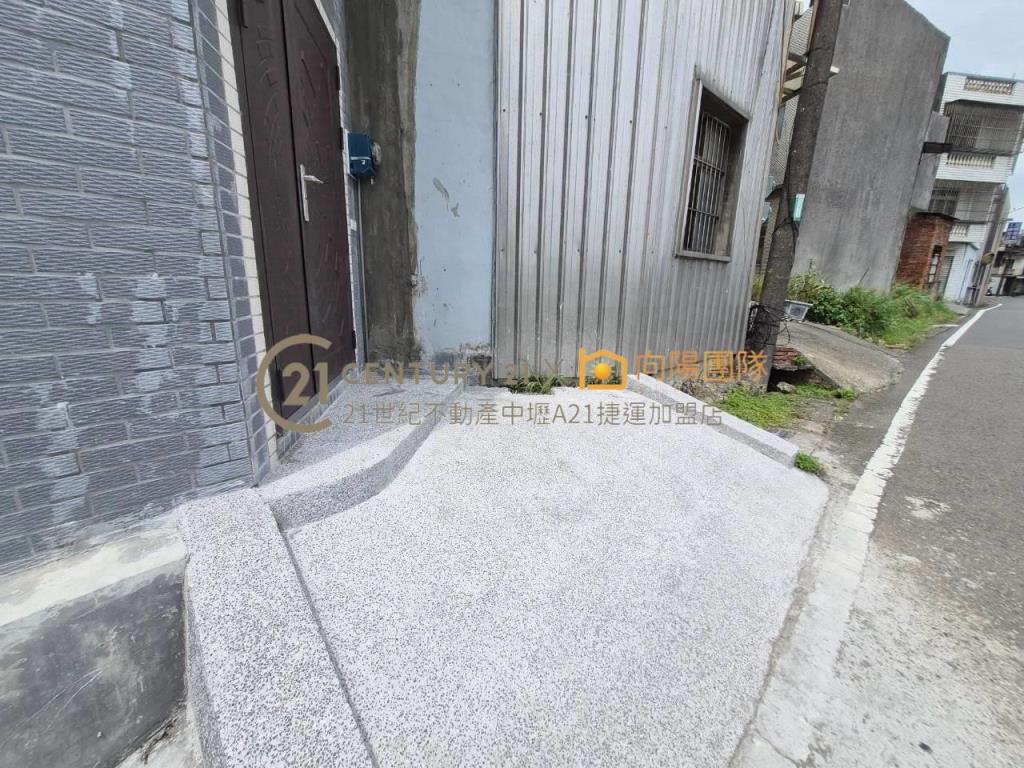 【向陽】 近獅子林商圈全新整理邊間透天