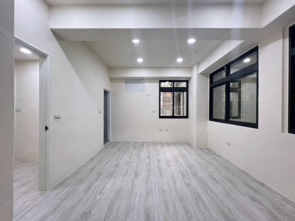 【向陽團隊】平興國中一樓庭院美二房