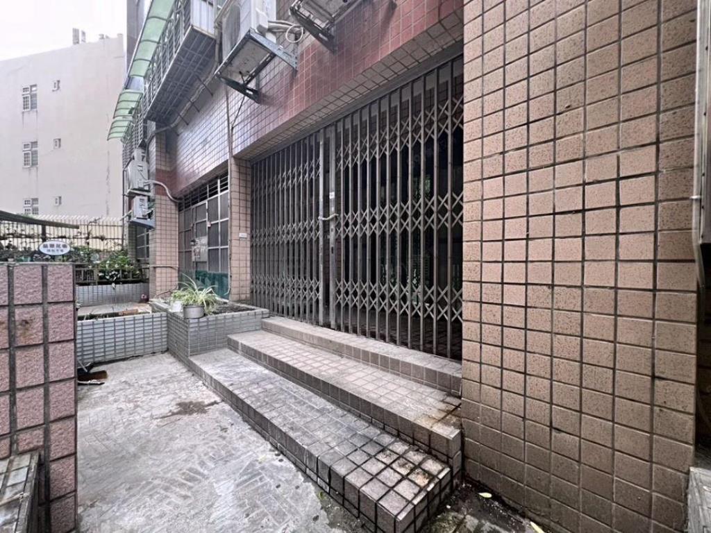 【向陽團隊】平興國中一樓庭院美二房