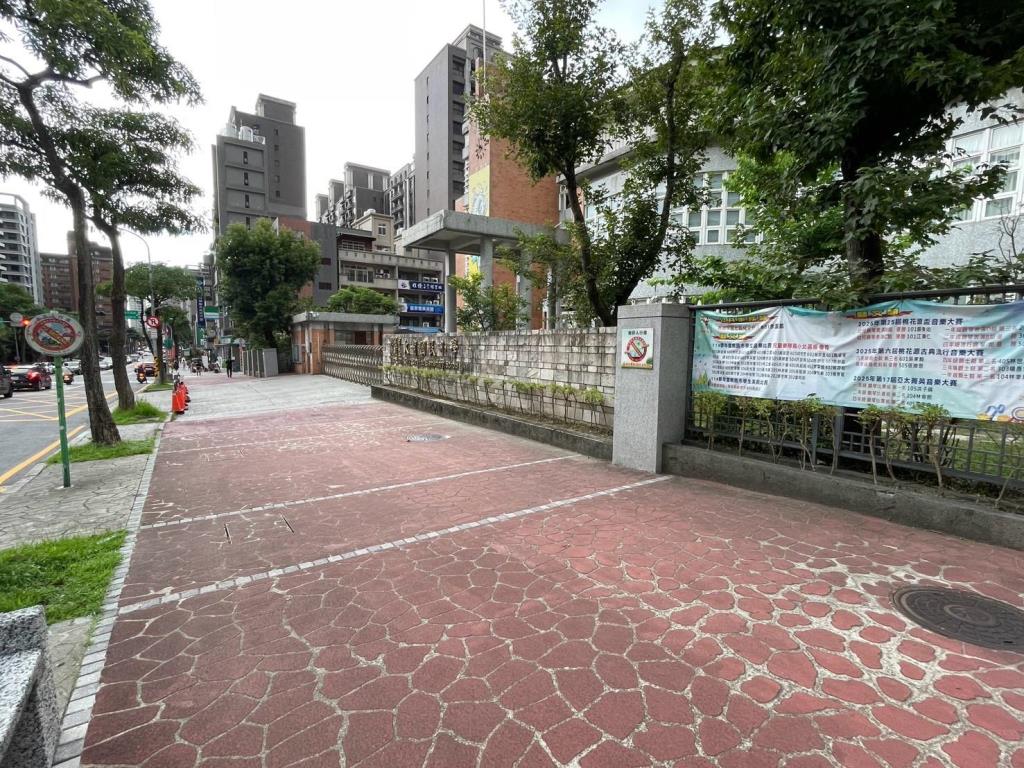 【向陽團隊】璟都杜拜美學雙面寬店面