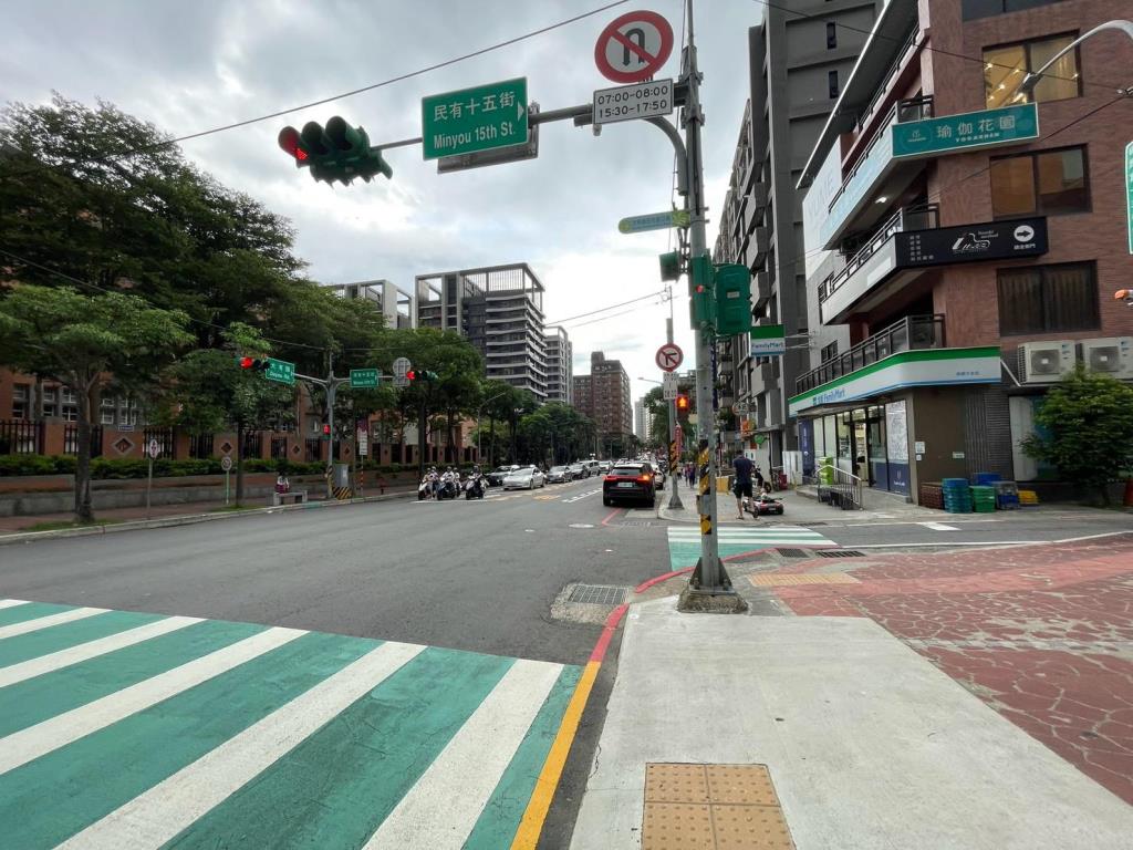 【向陽團隊】璟都杜拜美學雙面寬店面