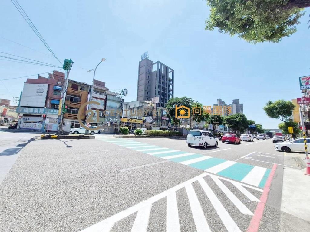 【向陽團隊】交流道電梯店面+多間套房