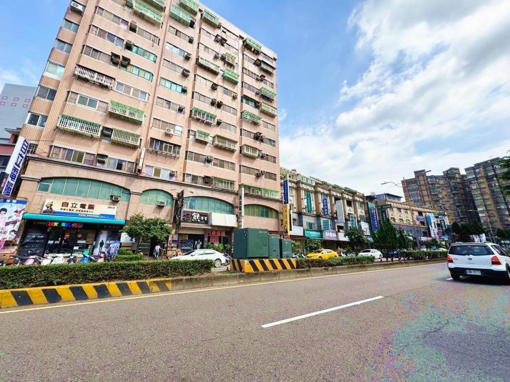 【向陽團隊】專約~正環中東路雙面臨路店住
