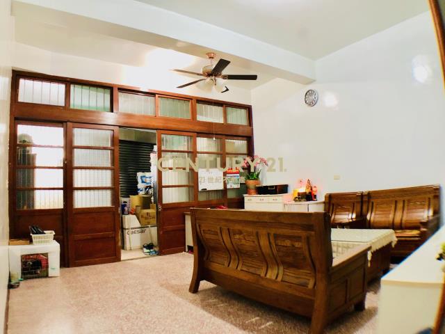 校前閘道～雙面臨路透天