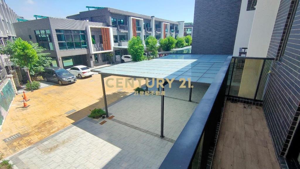 公園藝品前庭後院全新兩層樓豪宅