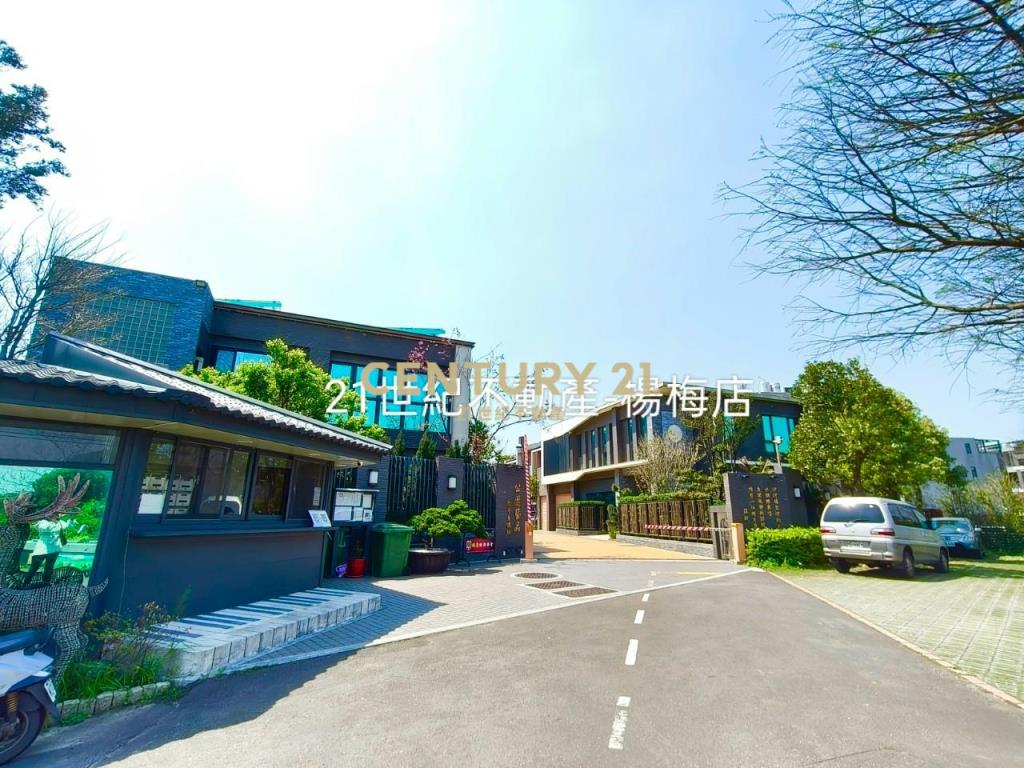 公園藝品前庭後院全新兩層樓豪宅