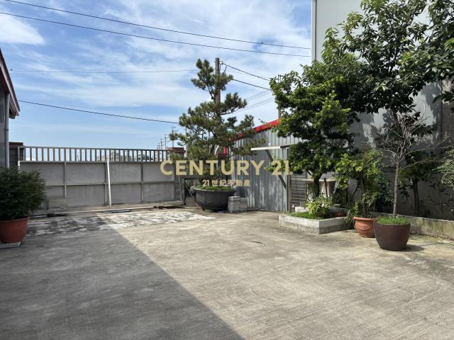 新屋中興路旁甲建合法住宅三戶