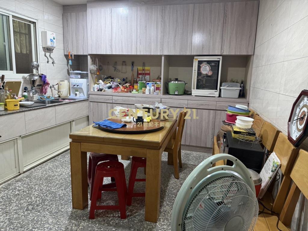 新屋中興路旁甲建合法住宅三戶