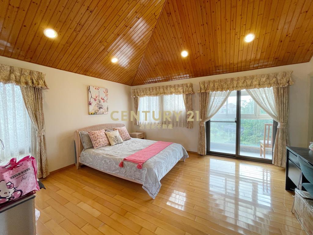 陽光山林美裝潢雙拼別墅