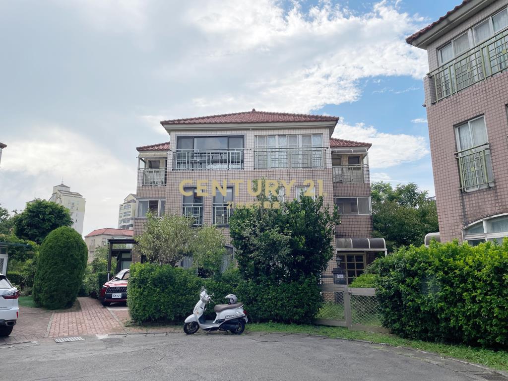 陽光山林美裝潢雙拼別墅