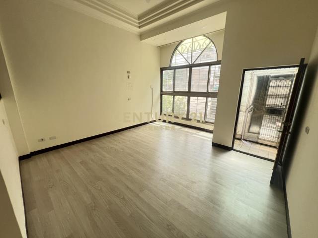 瑞塘國小旁美墅