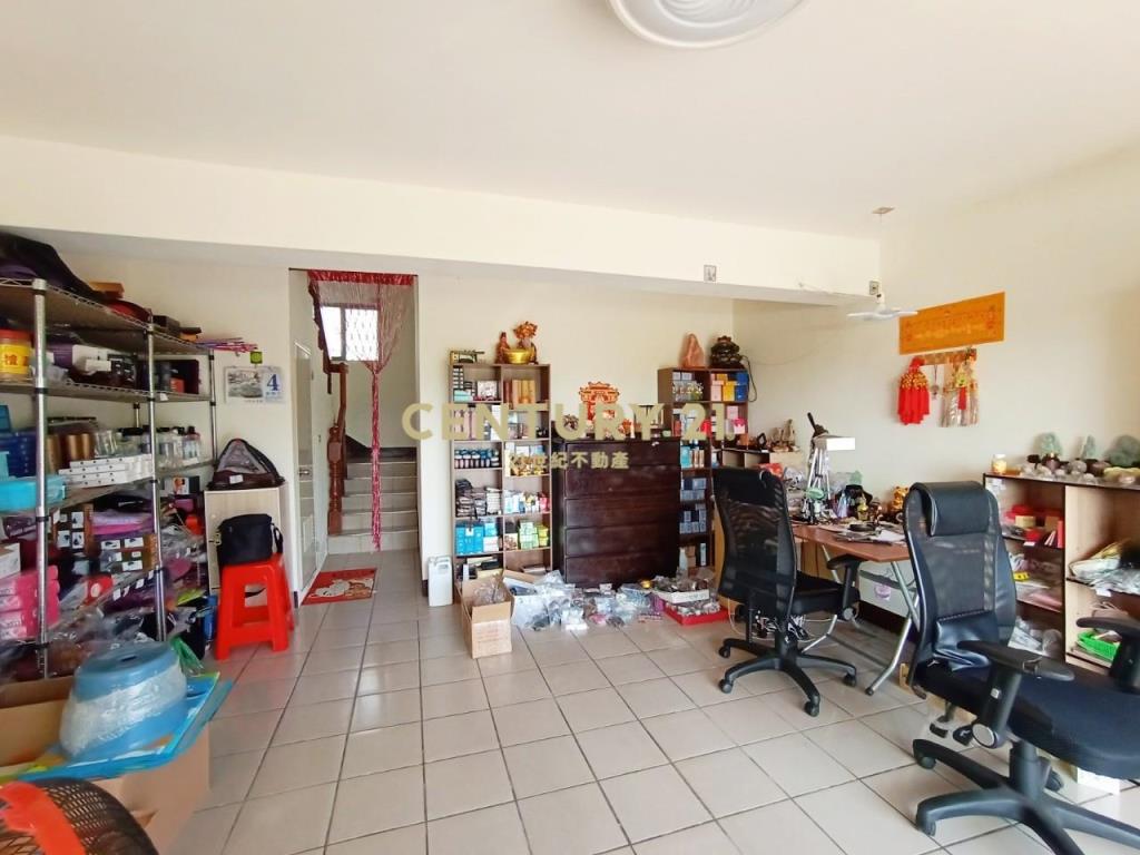 近湖口車庫停車美透天