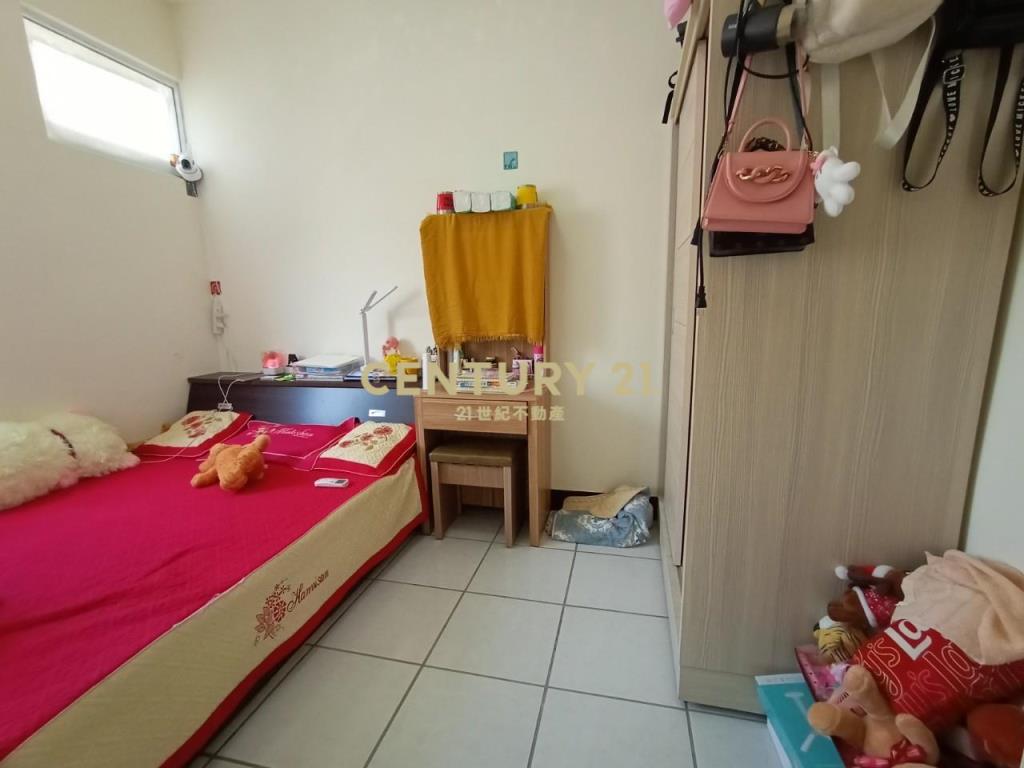 近湖口車庫停車美透天