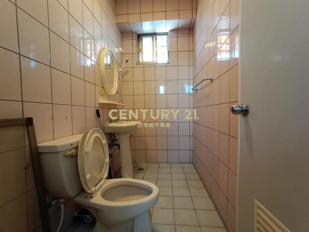 近湖口車庫停車美透天