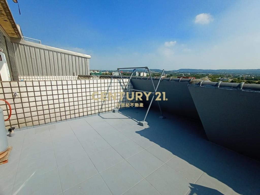 近湖口車庫停車美透天