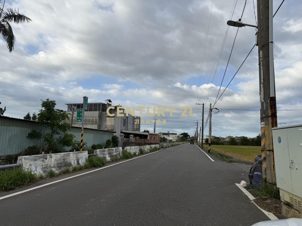 新屋新湖路正路邊雙面臨路農地