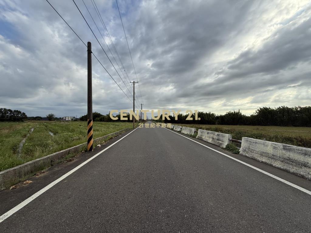 新屋新湖路正路邊雙面臨路農地