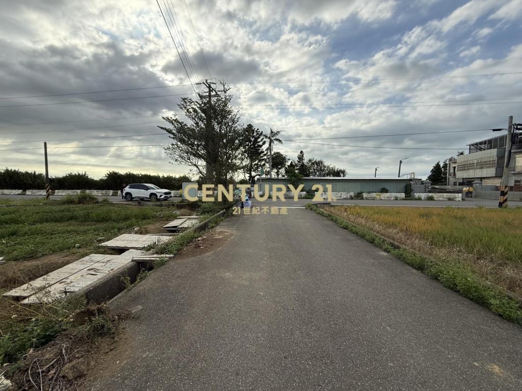 新屋新湖路正路邊雙面臨路農地
