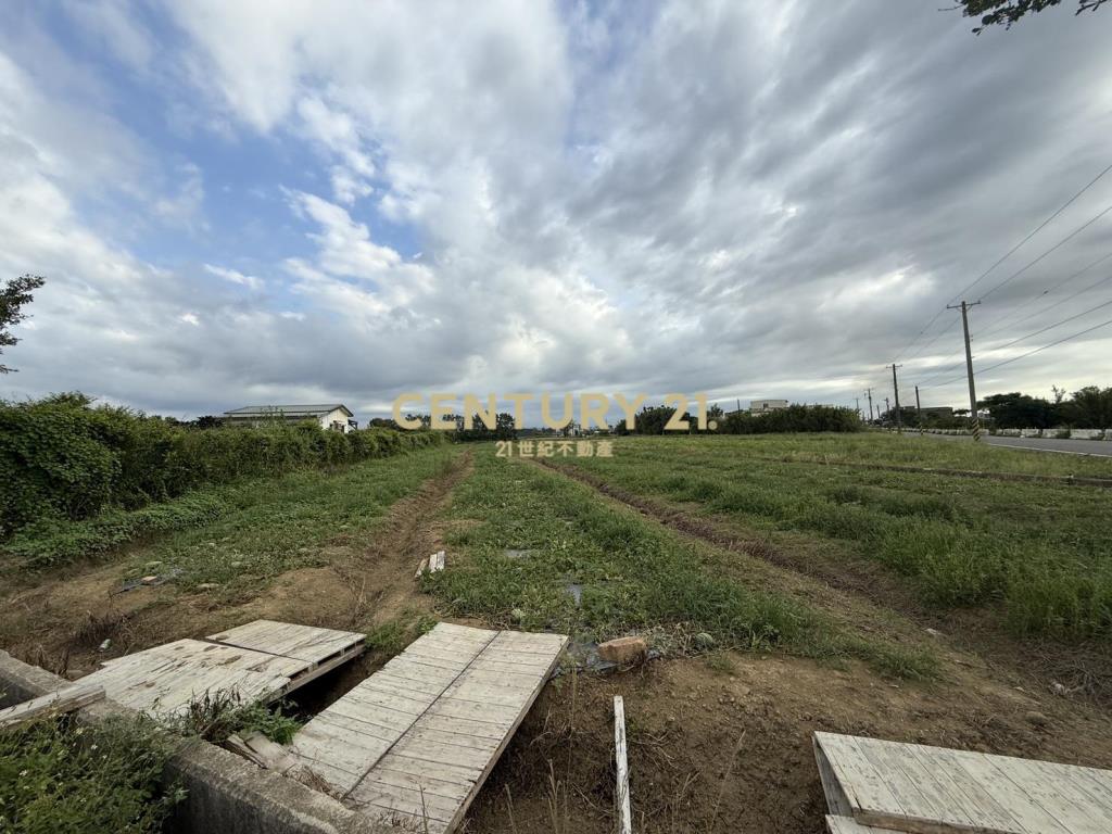 新屋新湖路正路邊雙面臨路農地