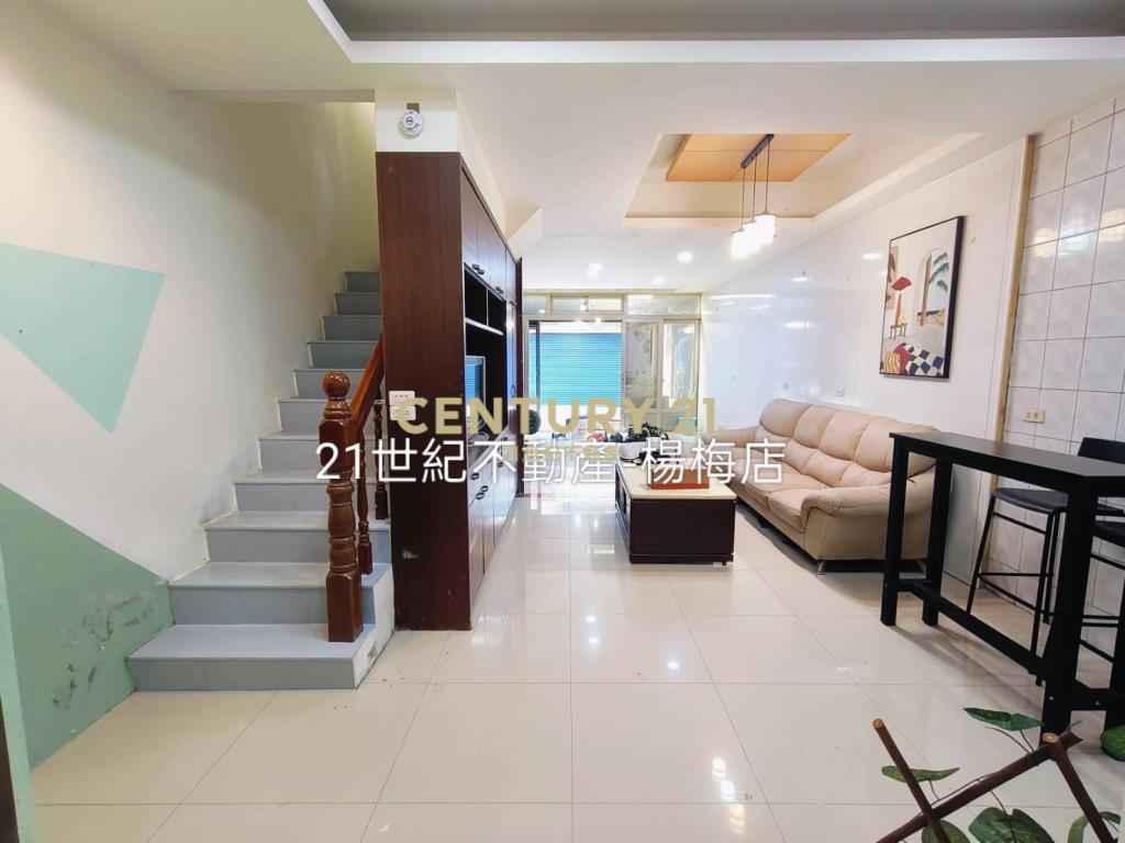 近青埔山安路🏠前院停車繽紛透天